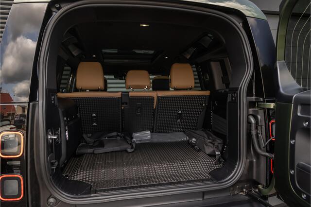 Land Rover DEFENDER 110 2.0 P300e 110 X-Dynamic HSE Pano 22 inch Trekhaak Head Up