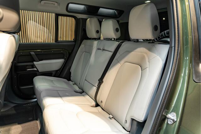 Land Rover DEFENDER 110 Urban Automotive Widetrack 24 Inch Meridian Pano Urban Automotive 2.0 P300e 110 X-Dynamic HSE Urban Automotive Widetrack