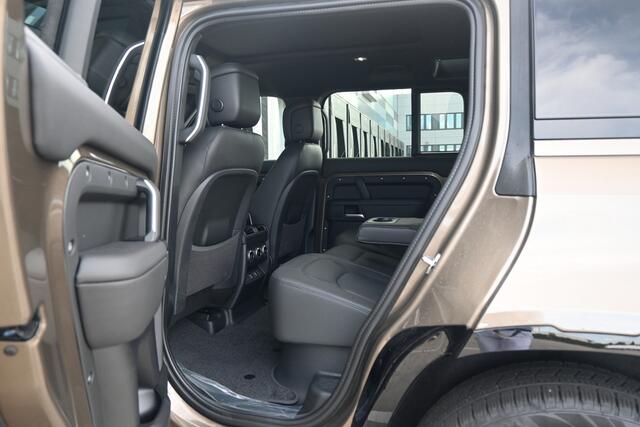 Land Rover DEFENDER 110 2.0 P300e 110 X-Dynamic HSE
