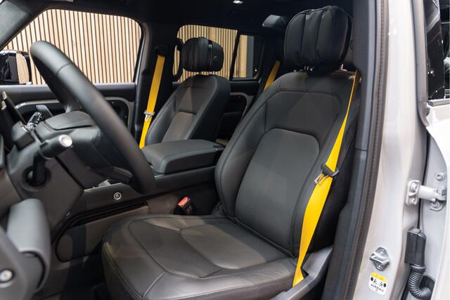 Land Rover DEFENDER 110 P300e X Urban Automotive Yellow Accents 2.0 P300e 110 X Koelbox Trekhaak Urban Automotive Trekhaak – foto 9