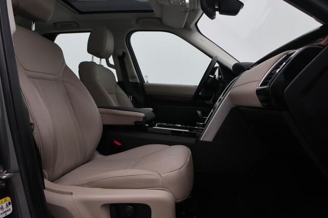 Land Rover DISCOVERY 3.0 Si6 HSE Luxury 7P | Panoramadak | BLIS | Trekhaak | Camera | Meridian Sound