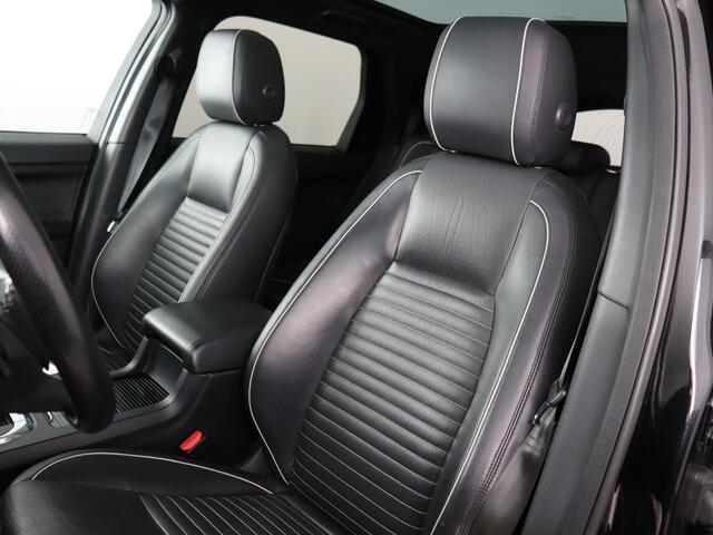 Land Rover DISCOVERY SPORT 2.0 Si4 4WD HSE Luxury (Trekhaak / Alarm / Pano / Camera / Carplay / Stuur- Stoelverw.)