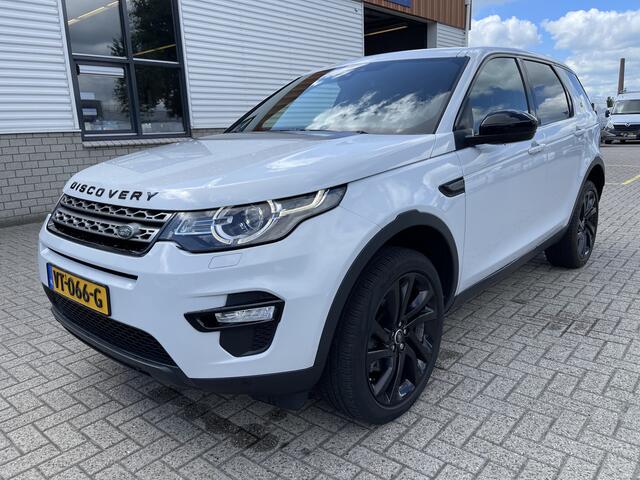Land Rover DISCOVERY SPORT grijs kenteken / ¤ 16.950 ex btw / lease vanaf ¤ 674 / airco / cruise / panorama dak / trekhaak / wit metallic !