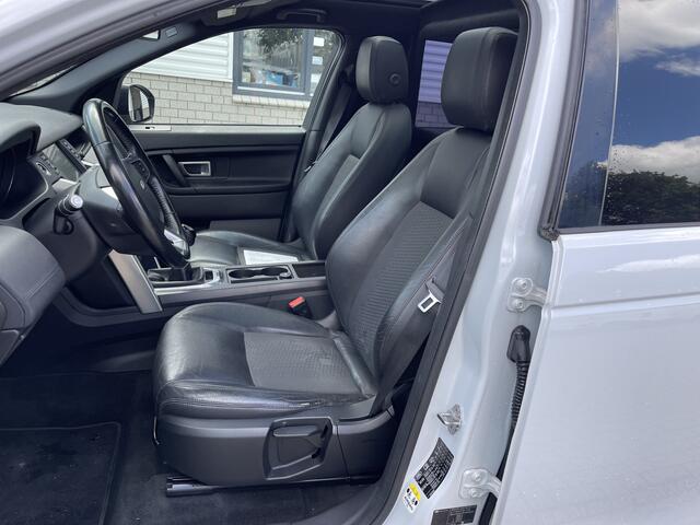 Land Rover DISCOVERY SPORT grijs kenteken / ¤ 16.950 ex btw / lease vanaf ¤ 674 / airco / cruise / panorama dak / trekhaak / wit metallic !