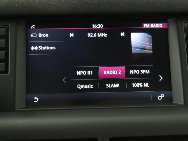 Land Rover DISCOVERY SPORT 2.0 eD4 | Panoramadak | Leder | Stoelverwarming | Navigatie | Trekhaak | Stuurverwarming | Cruise control