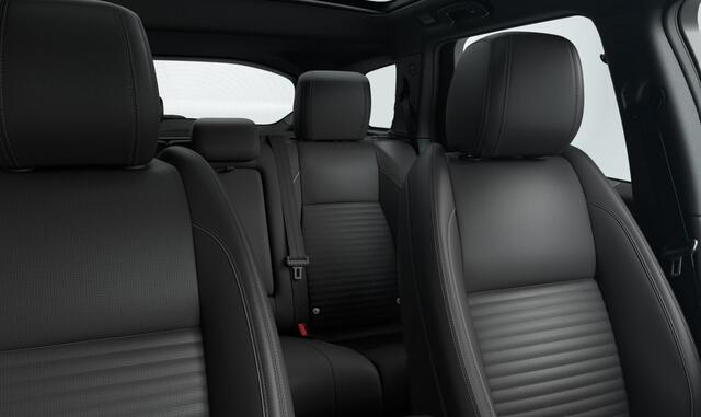 Land Rover DISCOVERY SPORT P270e PHEV Business Landmark Edition | Meridian Surround Sound System | Panorama Dak | Driver Assist Pack | 20 Inch |