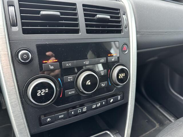 Land Rover DISCOVERY SPORT 2.0 TD4 Urban Series SE 150PK | BOMVOL | Trekhaak | Pano | Leer | Xenon | NAP | Distributieriem is Vervangen | Stoel en Stuur Verwarming | Achteruitrijcamera |