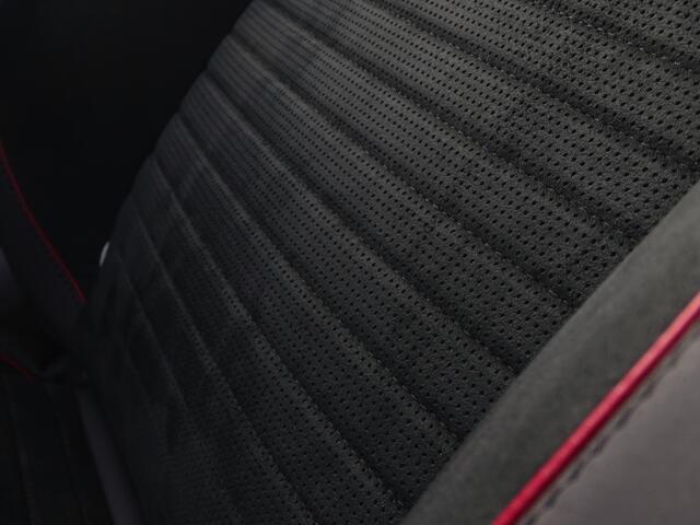 Land Rover DISCOVERY SPORT P300e 300PK automaat / R-Dynamic S / LED / 360° camera