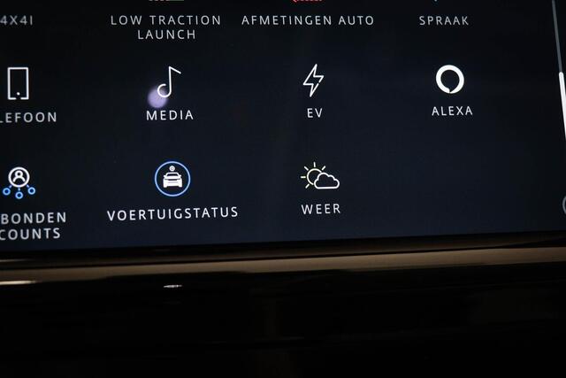 Land Rover DISCOVERY SPORT P300e 1.5 R-Dynamic SE | PANORAMADAK | DRAADLOZE LADER | DAB | APPLE | CAMERA