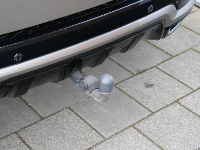 Land Rover DISCOVERY SPORT P300e 1.5 R-Dynamic SE Trekhaak / Leder / Stoelverwarming / Apple CarPlay / Camera