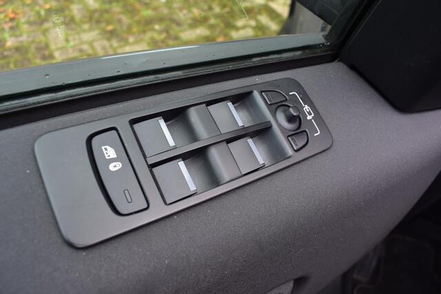 Land Rover DISCOVERY SPORT P300e 1.5 R-Dynamic SE SOH 90%| Trekhaak| Dodehoek| Apple Carplay