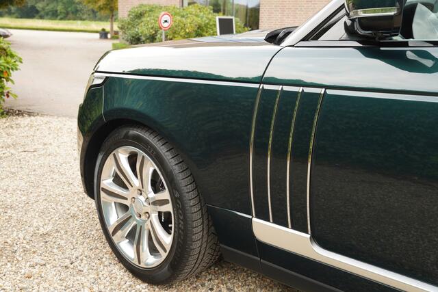 Land Rover RANGE ROVER 5.0 V8 Supercharged Autobiography Delivered new to the first and only owner in Luxembourg, Livery in "Aintree Green" over "Lunar Cirrus" leather, Executed with Exclusive Business Seats with Massage Function - Digital TV - Infotainment - Meridian Soundsyst