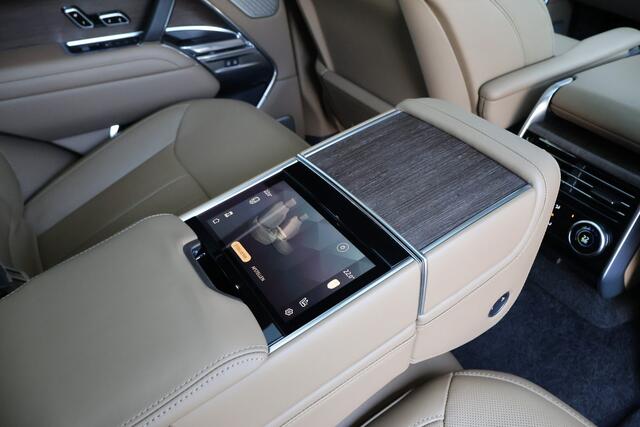 Land Rover RANGE ROVER P530 4.4 V8 Autobiography | BTW AUTO | MERIDIAN REFERENCE AUDIO | 23" | ACHTERASBESTURING | CARPLAY | STOELKOELING/VERWARMING V+A | MASSAGE | DAB | ZON/WARMTE/GELUID WEREND GLAS | SFEERVERLICHTING | HEAD-UP | LASER-LED KOPLAMPEN | ETC
