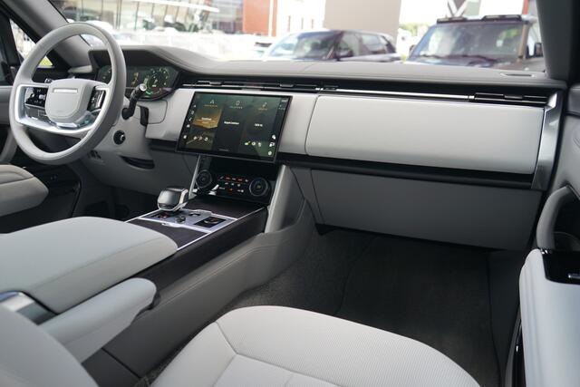 Land Rover RANGE ROVER 3.0 P510e SV PHEV | Massage stoelen | Elektrische trekhaak | Schuif/Kantel dak | Soft close | Meridian Signature |