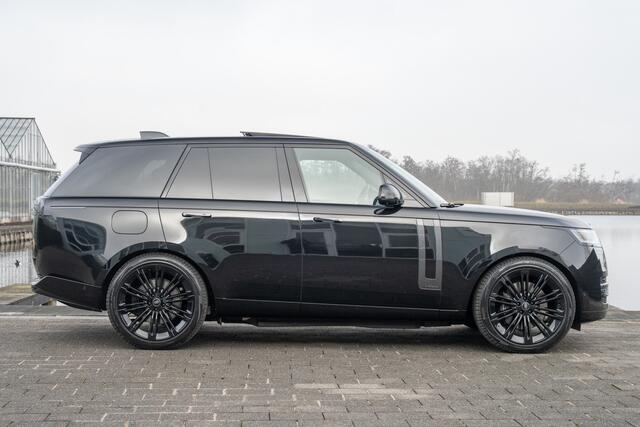 Land Rover RANGE ROVER P550e Autobiography | Santorini Black | Ebony leder | 23" inch | Tow Pack | Koelkast |