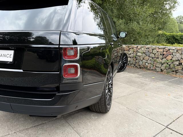 Land Rover RANGE ROVER D300 Vogue Black Design Pack