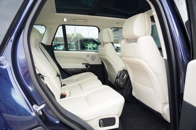 Land Rover RANGE ROVER 3.0 TDV6 Vogue / Pano / Trekhaak / NL Auto / Vol. Onderhouden