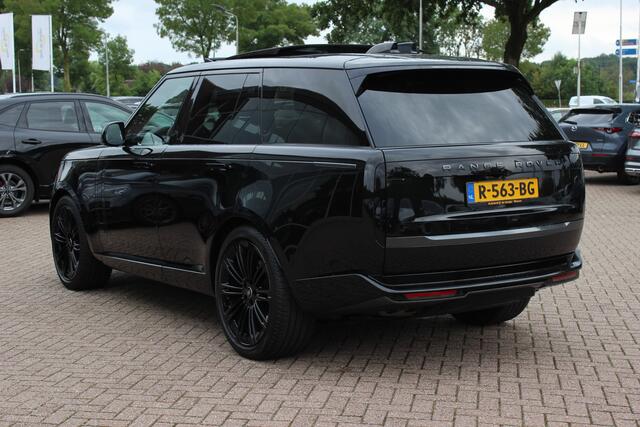 Land Rover RANGE ROVER 4.4 P530 Autobiography MHEV / Panoramadak / 360Camera / Head-up / Meridian High End / Luchtvering / 23'' / Achterasbesturing / Softclose / Sfeerverlichting / Massage / Stoelverwarmd / Keyless / Dodehoek / DAB / ACC