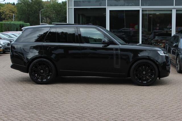 Land Rover RANGE ROVER 4.4 P530 Autobiography MHEV / Panoramadak / 360Camera / Head-up / Meridian High End / Luchtvering / 23'' / Achterasbesturing / Softclose / Sfeerverlichting / Massage / Stoelverwarmd / Keyless / Dodehoek / DAB / ACC