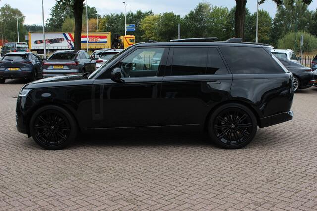 Land Rover RANGE ROVER 4.4 P530 Autobiography MHEV / Panoramadak / 360Camera / Head-up / Meridian High End / Luchtvering / 23'' / Achterasbesturing / Softclose / Sfeerverlichting / Massage / Stoelverwarmd / Keyless / Dodehoek / DAB / ACC