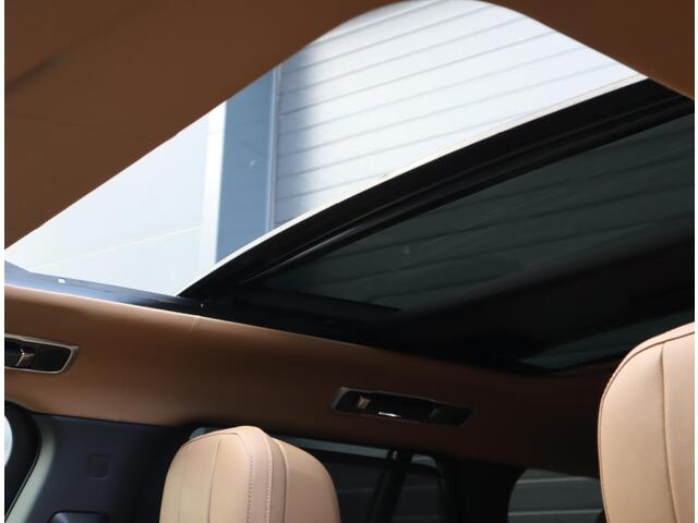 Land Rover RANGE ROVER 3.0 P510e Autobiography PHEV | Pano | Stoel en stuurverwarming | Memoty seats voor en achter | 360 camera | Trekhaak