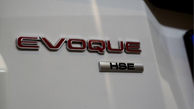 Land Rover RANGE ROVER EVOQUE Convertible 2.0 TD4 132kW/180pk Aut9 HSE Dynamic MERIDIAN AUDIO + LEER + EL.CABRIOKAP + BI-XENON KOPLAMPEN + NAVI KLEUR + SFEERVERLICHTING + PARKSENSOREN + 20" LM-VELGEN!!