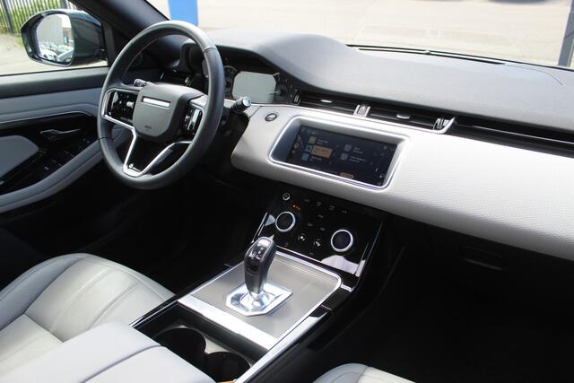 Land Rover RANGE ROVER EVOQUE 1.5 P160 S AUTOMAAT/Panoramadak/Achteruitrijcamera/Parkeersensoren rondom/Keyless/Cruise control/Climate control/Apple carplay/Elektrisch verstelbare stoelen/LED koplampen/Multifunctioneel stuurwiel/Spraakbediening/18'' Lichtmetalen velgen/Nolita grey.