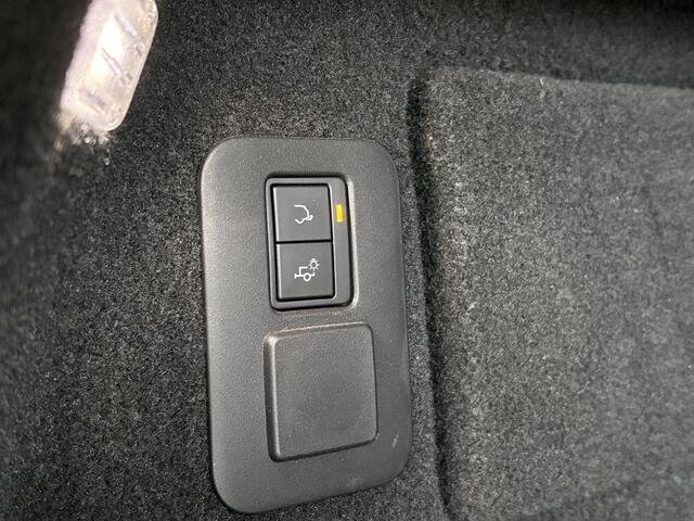 Land Rover RANGE ROVER EVOQUE 1.5 P300e AWD R-Dynamic | Panoramadak | Elek. Wegklapbare Trekhaak | Cold Climate Pack | Elek. achterklep | Dodehoeksensoren | Adaptive Cruise |