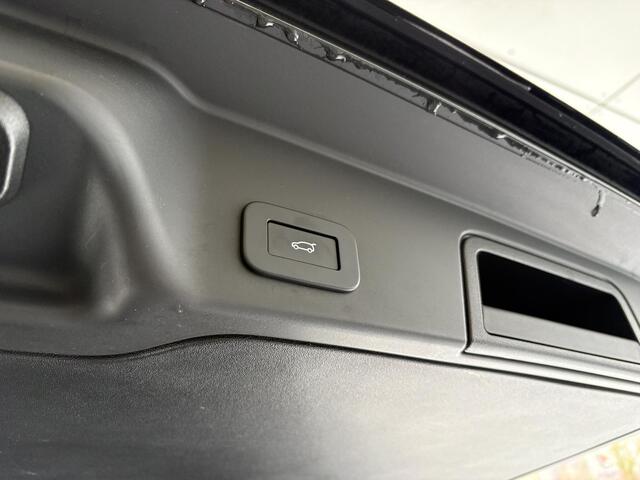 Land Rover RANGE ROVER EVOQUE 1.5 P300e AWD R-Dynamic | Panoramadak | Elek. Wegklapbare Trekhaak | Cold Climate Pack | Elek. achterklep | Dodehoeksensoren | Adaptive Cruise |