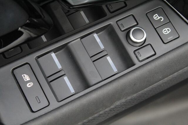 Land Rover RANGE ROVER EVOQUE 1.5 P300e AWD R-Dynamic