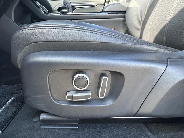 Land Rover RANGE ROVER EVOQUE P300e 309pk AWD SE | Adaptive Cruise | Panoramisch schuifdak | Stoelverwarming |