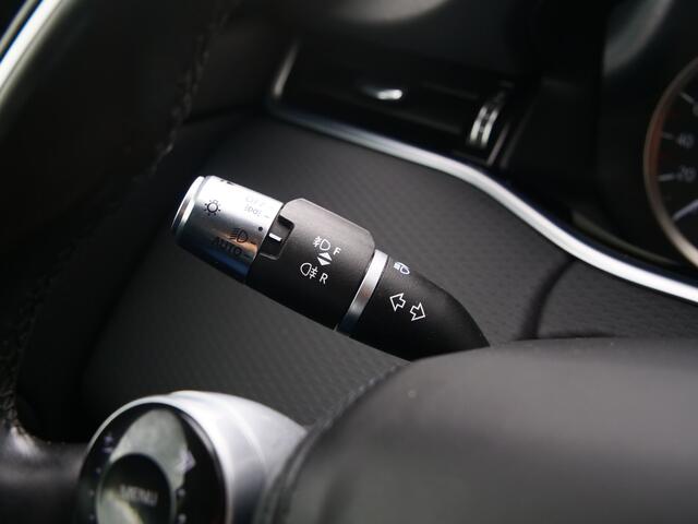 Land Rover RANGE ROVER EVOQUE 1.5 P300e AWD 309 Pk Automaat DAB / Camera / Winterpakket / Trekhaak