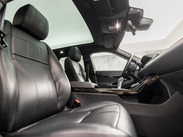 Land Rover RANGE ROVER EVOQUE 1.5 P300e AWD R-Dynamic 300Pk Automaat (PANORAMADAK, VIRTUAL COCKPIT, APPLE CARPLAY, GROOT NAVI, 360 CAMERA, MEMORY SEATS, LEDER, GETINT GLAS, NIEUWSTAAT)