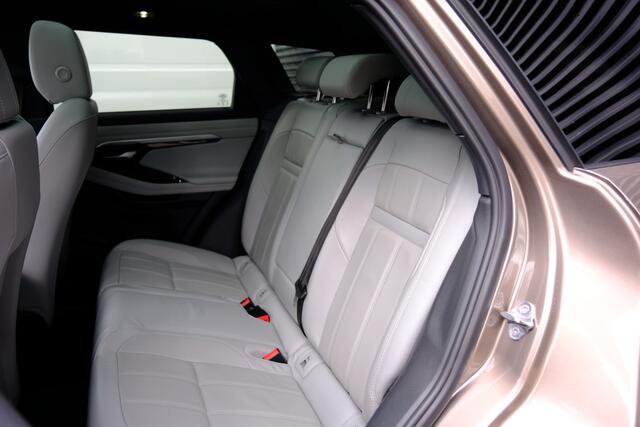 Land Rover RANGE ROVER EVOQUE P300e AWD SE | Schuifkanteldak | Meridan Surround | Vol!
