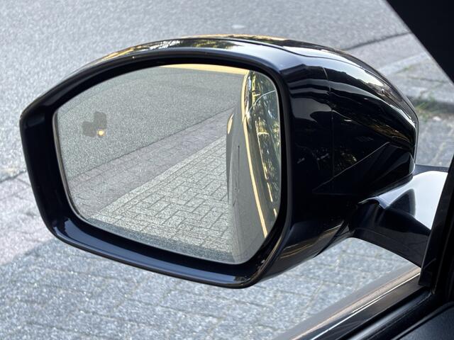 Land Rover RANGE ROVER EVOQUE P300e AWD R-Dynamic SE Pano Black Pack Meridian Memory Keyless 20''