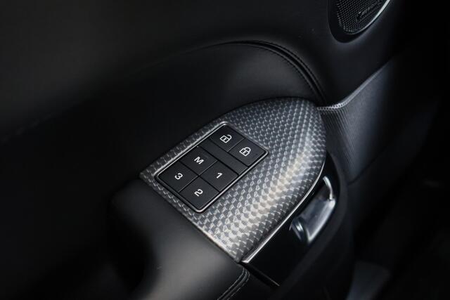 Land Rover RANGE ROVER SPORT P400E LIMITED EDITION ORIGINEEL NL | ADAPTIVE CRUISE | STOEL & STUURVERWARMING | ACHTERUITRIJCAMERA | TREKHAAK | DEALER ONDERHOUDEN | HEAD UP |