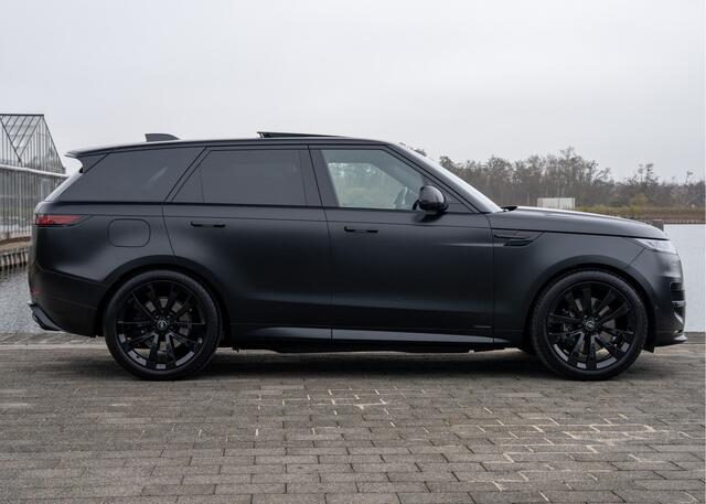 Land Rover RANGE ROVER SPORT P550e Autobiography | VERWACHT | Full Options | Santorini Black Satin - Stealth PPF | 23" inch | Trekhaak | Standkachel |