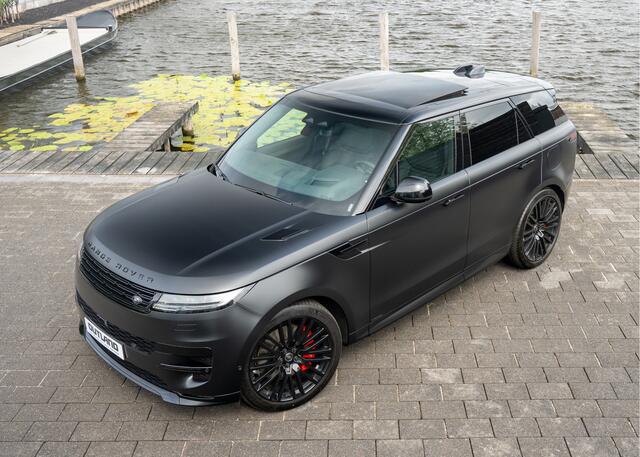 Land Rover RANGE ROVER SPORT P550e Autobiography | Santorini Black Satin - Stealth PPF | 23" inch SV | Trekhaak | Standkachel |