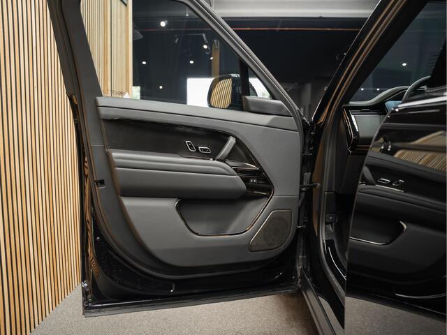 Land Rover RANGE ROVER SPORT P635 SV Edition One Obsidian Black 4.4 P635 SV Full Carbon
