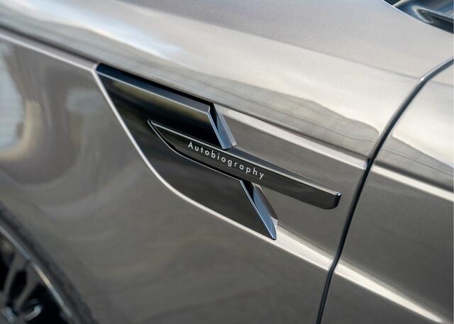 Land Rover RANGE ROVER SPORT P550e Autobiography | Nieuw Model 2026 | Enhanced Black Pack | Charente Grey | 23" inch | Trekhaak | Standkachel |