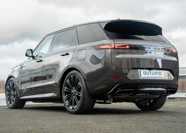 Land Rover RANGE ROVER SPORT P550e Autobiography | Nieuw Model 2026 | Enhanced Black Pack | Charente Grey | 23" inch | Trekhaak | Standkachel |