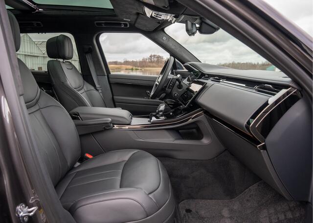 Land Rover RANGE ROVER SPORT P550e Autobiography | Nieuw Model 2026 | Enhanced Black Pack | Carpathian Grey | 23" inch | Trekhaak | Standkachel |