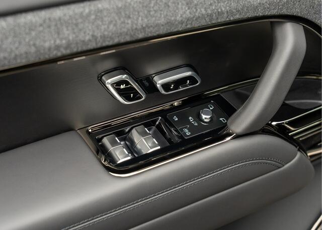 Land Rover RANGE ROVER SPORT P550e Autobiography | Nieuw Model 2026 | Enhanced Black Pack | Carpathian Grey | 23" inch | Trekhaak | Standkachel |