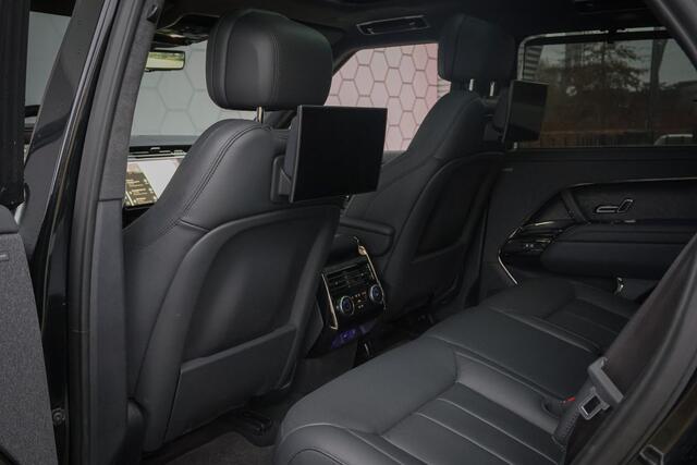 Land Rover RANGE ROVER SPORT P510e First Edition | ADAPTIVE CRUISE | STOELVERWARMING & VERKOELING | MASSAGE | CARBON INTERIEUR | 360 CAMERA | SUEDE HEMEL | TREKHAAK | SCHERMPJES MET NETFLIX | SPIEGELCAMERA |