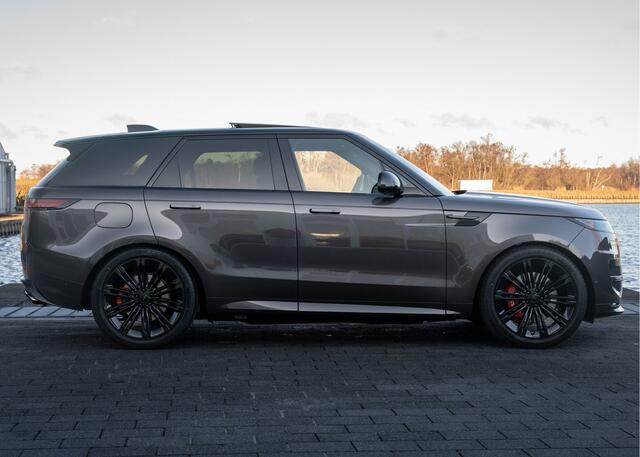 Land Rover RANGE ROVER SPORT P550e Autobiography | 2026 | Enhanced Black Pack | Charente Grey | Rode remklauwen | Trekhaak |