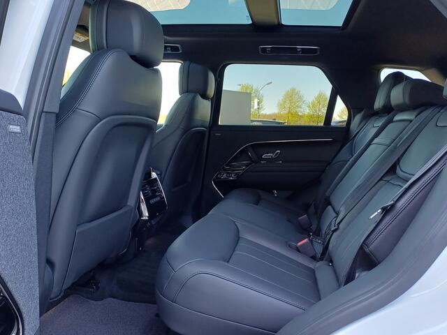 Land Rover RANGE ROVER SPORT P460e 460pk 6-cil. AWD Momentum Edition | NIEUW - 0 km | Geklim. voorstoelen | Meridian Surround | Elektr. trekhaak |