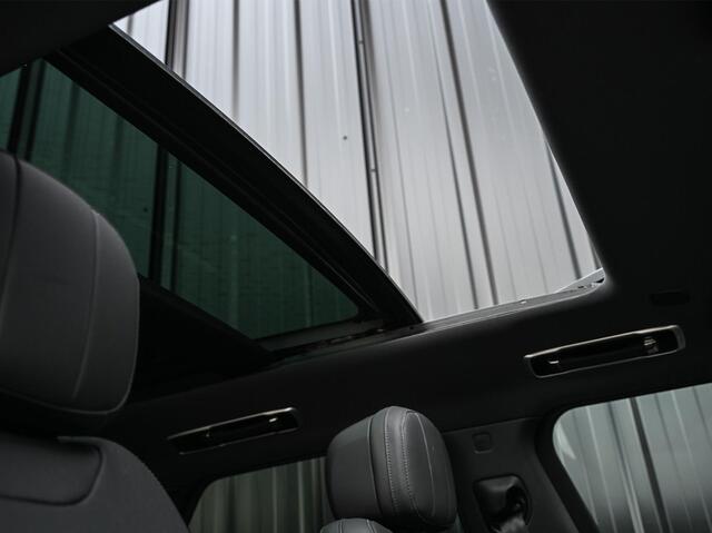 Land Rover RANGE ROVER SPORT 3.0 P440e Dynamic HSE | Panoramadak | NL-Auto | 360 Camera | HUD | Meridian | Luchtvering | Memory Seats | Trekhaak | Adaptive Cruise | Ambiance Interieur |