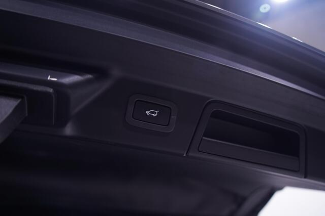 Land Rover Velar Range Rover 3.0 SDV 6 300pk AWD SE pano-dak meredian-soundsystem memory digi-cockpit black-pack lucht vering techno-pack drivers-pack coldclimat-pack camera apple-carplay DAB keyless entry and start matrix verlichting