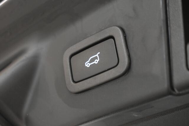 Land Rover Velar Range Rover 2.0 P400e R-Dynamic SE Pano Cam El-Stoelen + Aklep Dhoek Meridian