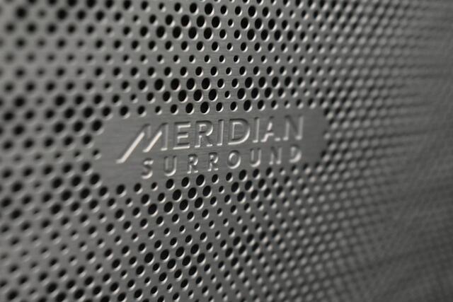 Land Rover Velar Range Rover 2.0 P400e R-Dynamic SE Pano Cam El-Stoelen + Aklep Dhoek Meridian